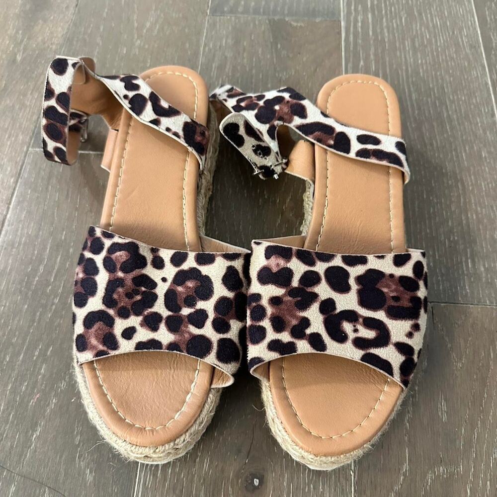 Cheetah open toe ankle strap espadrille sandals flat low platform women 8.5 shoe